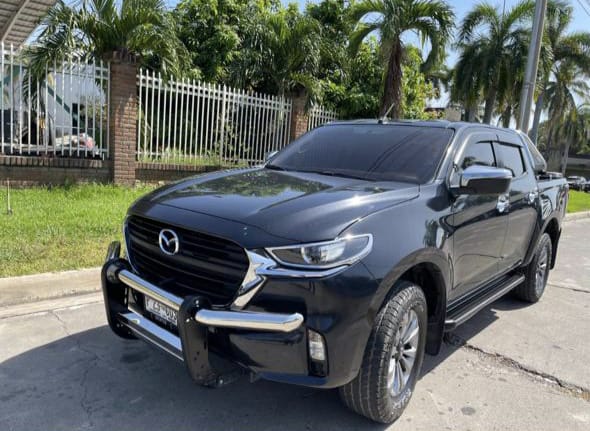 Mazda BT50 4×4 2023 o Similar